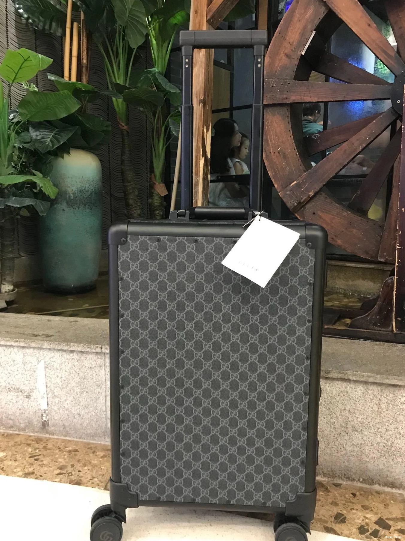 Hyperpeter Gucci Travel 20 Box inches 0812
